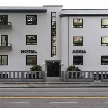 Adria Hotel 3*