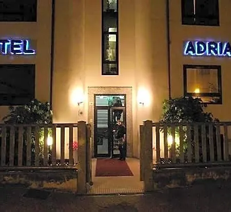 Adria 3*