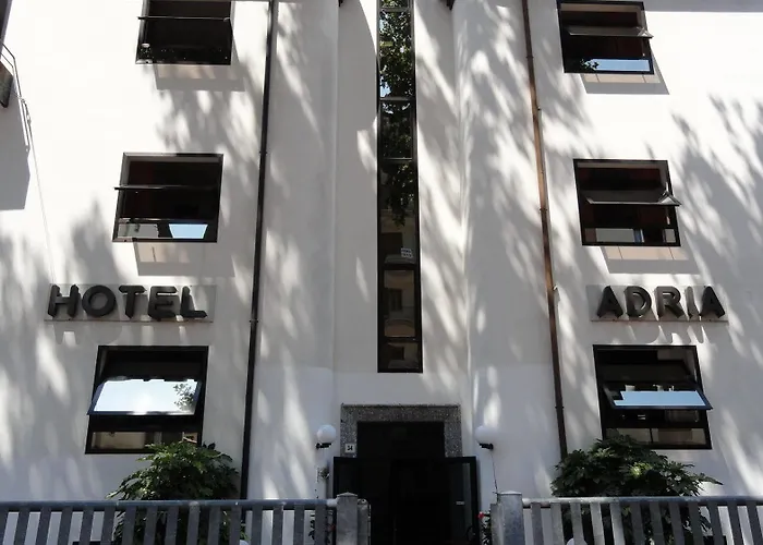 阿德瑞亚酒店 3*
